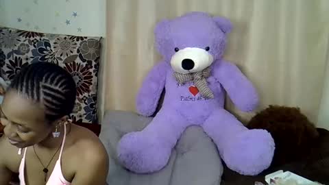 Snapshot of prettybunnny chatting on November 19, 2025, 1:05 am Bunny online show from November 19, 2025, 1:05 am