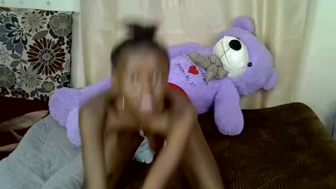 Snapshot of prettybunnny chatting on November 19, 2025, 10:43 pm Bunny online show from November 19, 2025, 10:43 pm