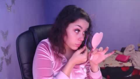 prettyjulliette online show from January 10, 2025, 2:02 pm