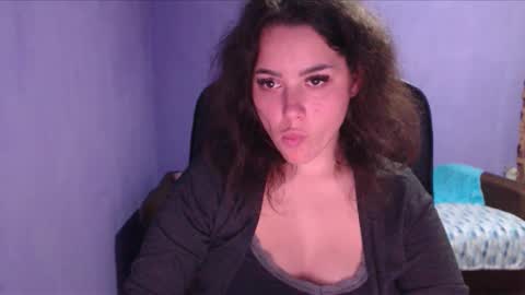 prettyjulliette online show from January 22, 2025, 6:41 pm