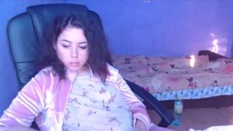 prettyjulliette online show from January 24, 2025, 12:52 pm