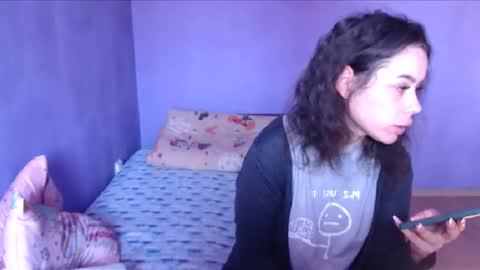 prettyjulliette online show from March 5, 2025, 12:00 pm