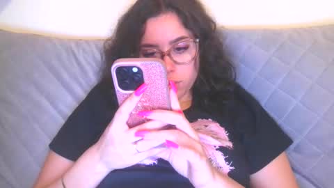 prettyjulliette online show from December 20, 2025, 2:57 pm