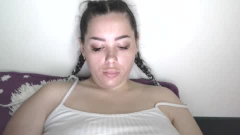 prettyjulliette online show from July 13, 2026, 11:57 am