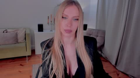 Snapshot of prettyk1ller chatting on January 11, 2025, 12:44 am Eva online show from January 11, 2025, 12:44 am