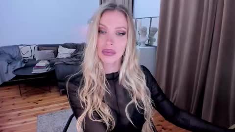 Snapshot of prettyk1ller chatting on November 21, 2025, 12:21 am Eva online show from November 21, 2025, 12:21 am