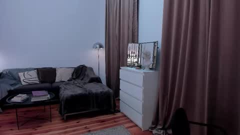 Snapshot of prettyk1ller chatting on November 24, 2025, 8:08 pm Eva online show from November 24, 2025, 8:08 pm