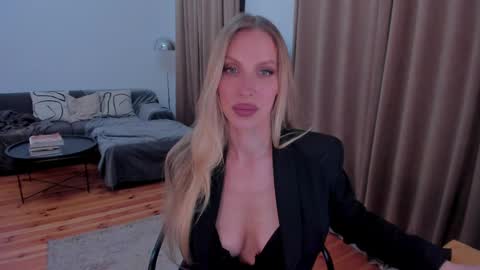 Eva online show from May 15, 2026, 11:45 pm