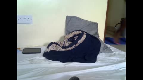 LILIAN online show from November 20, 2025, 6:46 am