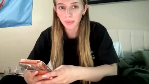 Snapshot of prettymeowgirly chatting on March 16, 2026, 9:41 pm prettymeowgirly online show from March 16, 2026, 9:41 pm