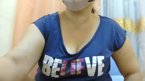 Snapshot of prettynhing chatting on October 3, 2025, 2:58 pm Nhing online show from October 3, 2025, 2:58 pm