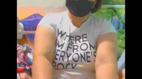 Snapshot of prettynhing chatting on November 2, 2025, 1:35 pm Nhing online show from November 2, 2025, 1:35 pm