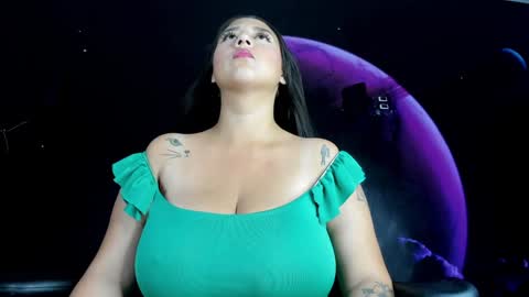 Laura  Onlyfans   40OFF online show from January 23, 2025, 9:18 pm