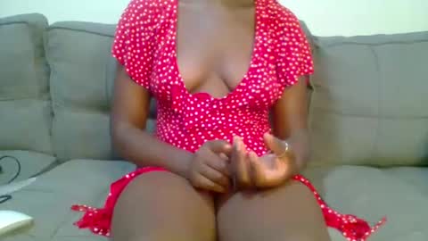 pretty queen online show from December 8, 2024, 8:58 pm