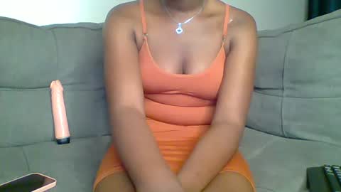 pretty queen online show from November 8, 2025, 11:25 pm