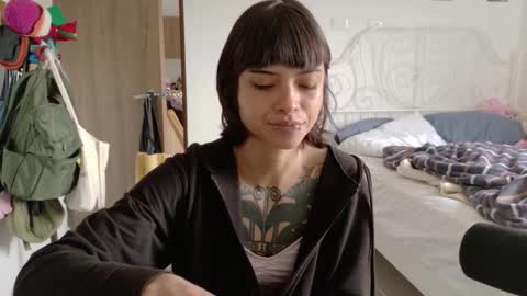 Snapshot of prettyrare chatting on February 1, 2026, 6:50 pm Juli online show from February 1, 2026, 6:50 pm