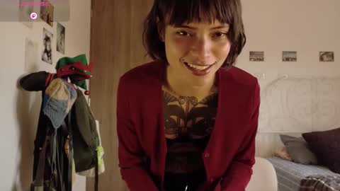 Snapshot of prettyrare chatting on February 17, 2026, 10:05 pm Juli online show from February 17, 2026, 10:05 pm