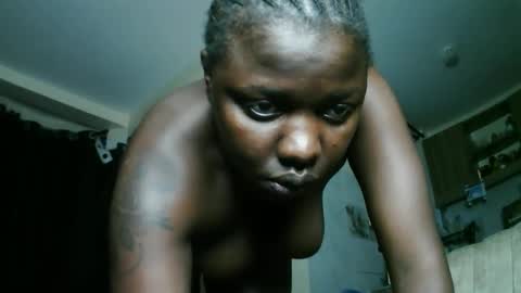 prettyreen online show from November 9, 2025, 3:32 pm