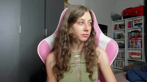 Sophie  next stream will be at Monday  i will wait you guys  online show from January 12, 2026, 9:36 am