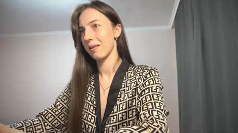prettyyy_angel online show from October 3, 2025, 6:27 pm