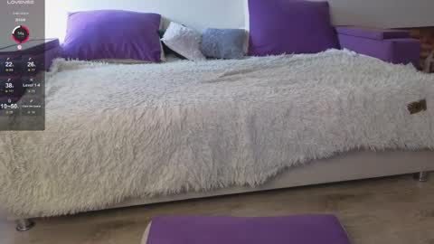 Kitty online show from April 13, 2026, 2:17 am