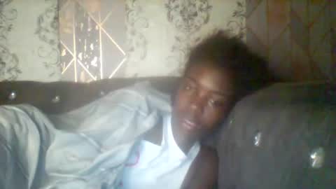 Snapshot of prettyzuzu chatting on September 17, 2025, 11:06 pm prettyzuzu online show from September 17, 2025, 11:06 pm