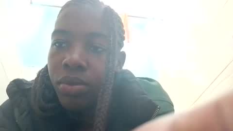 prettyzuzu online show from October 15, 2025, 9:31 am