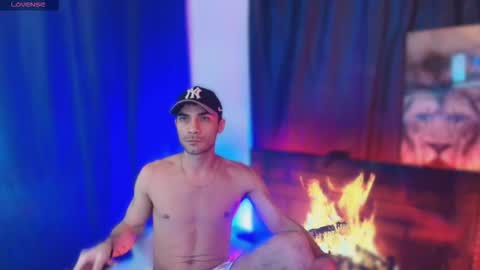 Snapshot of pridelgtbi chatting on October 30, 2025, 7:14 pm pridelgtbi online show from October 30, 2025, 7:14 pm