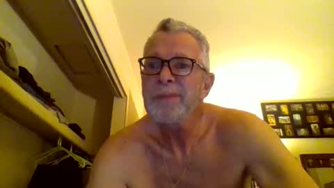 Snapshot of primalpassion chatting on March 11, 2025, 11:15 pm slut4ever online show from March 11, 2025, 11:15 pm