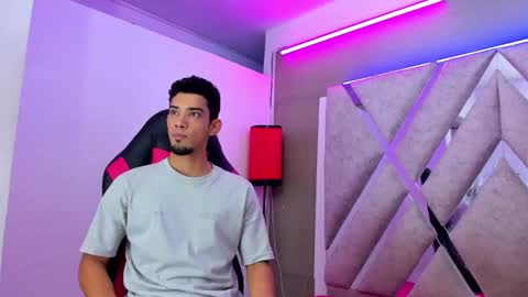 prince_arthur77 online show from October 17, 2025, 1:35 pm