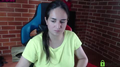 Snapshot of princesa_leia_zathur chatting on April 23, 2026, 5:04 pm Leia online show from April 23, 2026, 5:04 pm