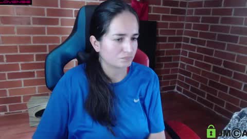 Snapshot of princesa_leia_zathur chatting on May 6, 2026, 6:13 pm Leia online show from May 6, 2026, 6:13 pm