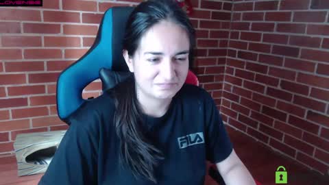 Snapshot of princesa_leia_zathur chatting on May 11, 2026, 2:34 pm Leia online show from May 11, 2026, 2:34 pm