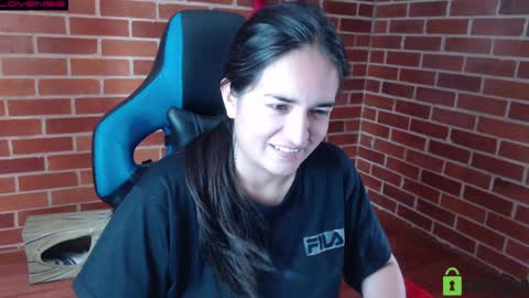 Snapshot of princesa_leia_zathur chatting on May 11, 2026, 2:45 pm Leia online show from May 11, 2026, 2:45 pm