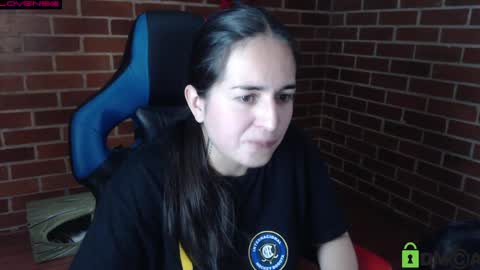 Snapshot of princesa_leia_zathur chatting on May 12, 2026, 9:45 pm Leia online show from May 12, 2026, 9:45 pm