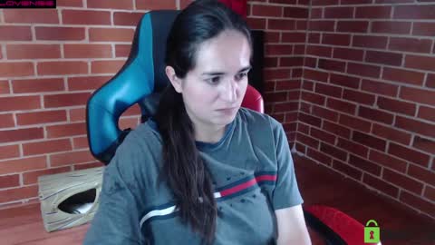 Snapshot of princesa_leia_zathur chatting on May 31, 2026, 3:08 pm Leia online show from May 31, 2026, 3:08 pm