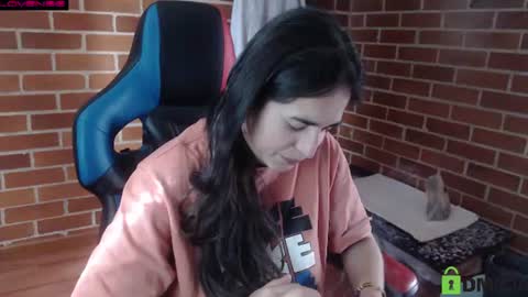 Snapshot of princesa_leia_zathur chatting on July 12, 2026, 12:51 pm Leia online show from July 12, 2026, 12:51 pm