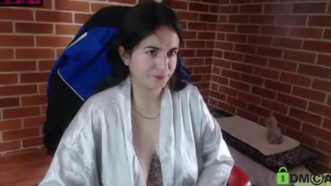 Snapshot of princesa_leia_zathur chatting on July 16, 2026, 1:39 pm Leia online show from July 16, 2026, 1:39 pm