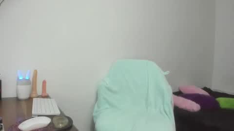 princess_0302 online show from February 12, 2025, 7:02 am