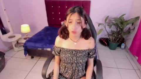 Snapshot of princess_foxxxy1 chatting on October 25, 2025, 5:15 am Paula Princess online show from October 25, 2025, 5:15 am