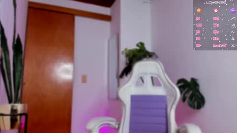 Snapshot of princess_kandy_ chatting on December 7, 2024, 4:58 pm evaaa new account Beth online show from December 7, 2024, 4:58 pm