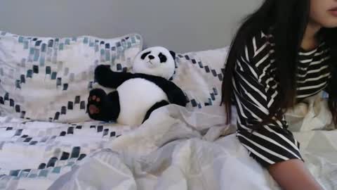 princessleenhu online show from April 21, 2026, 1:53 am