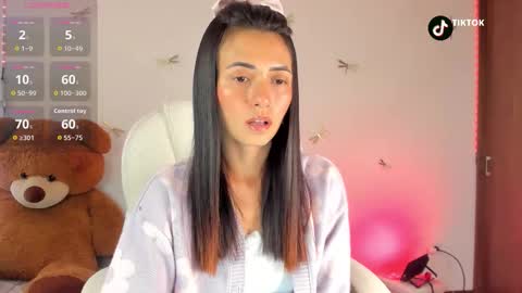 princessluna_14 online show from October 19, 2025, 9:15 pm