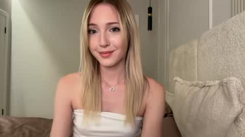Snapshot of princessmood chatting on July 18, 2026, 4:55 pm Kate online show from July 18, 2026, 4:55 pm