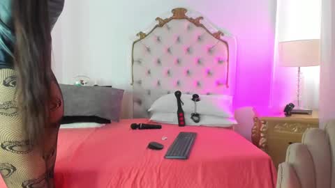 Snapshot of princsgirl_ chatting on February 27, 2025, 7:47 pm Marcela online show from February 27, 2025, 7:47 pm