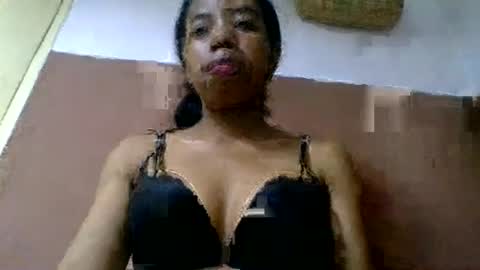 prisca880319 online show from July 16, 2026, 4:02 pm