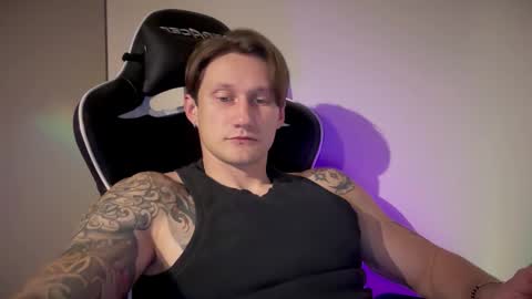 Snapshot of prisoner77_390 chatting on November 6, 2025, 12:11 am Oliver online show from November 6, 2025, 12:11 am