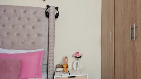 Snapshot of profanared chatting on December 12, 2024, 12:38 am Profana Red online show from December 12, 2024, 12:38 am