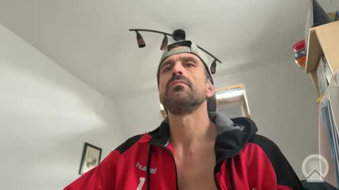 Dutchieeeee8 online show from April 11, 2026, 2:43 pm