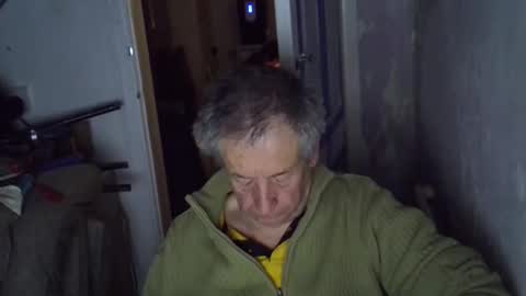 projectorepson online show from December 1, 2025, 6:35 pm